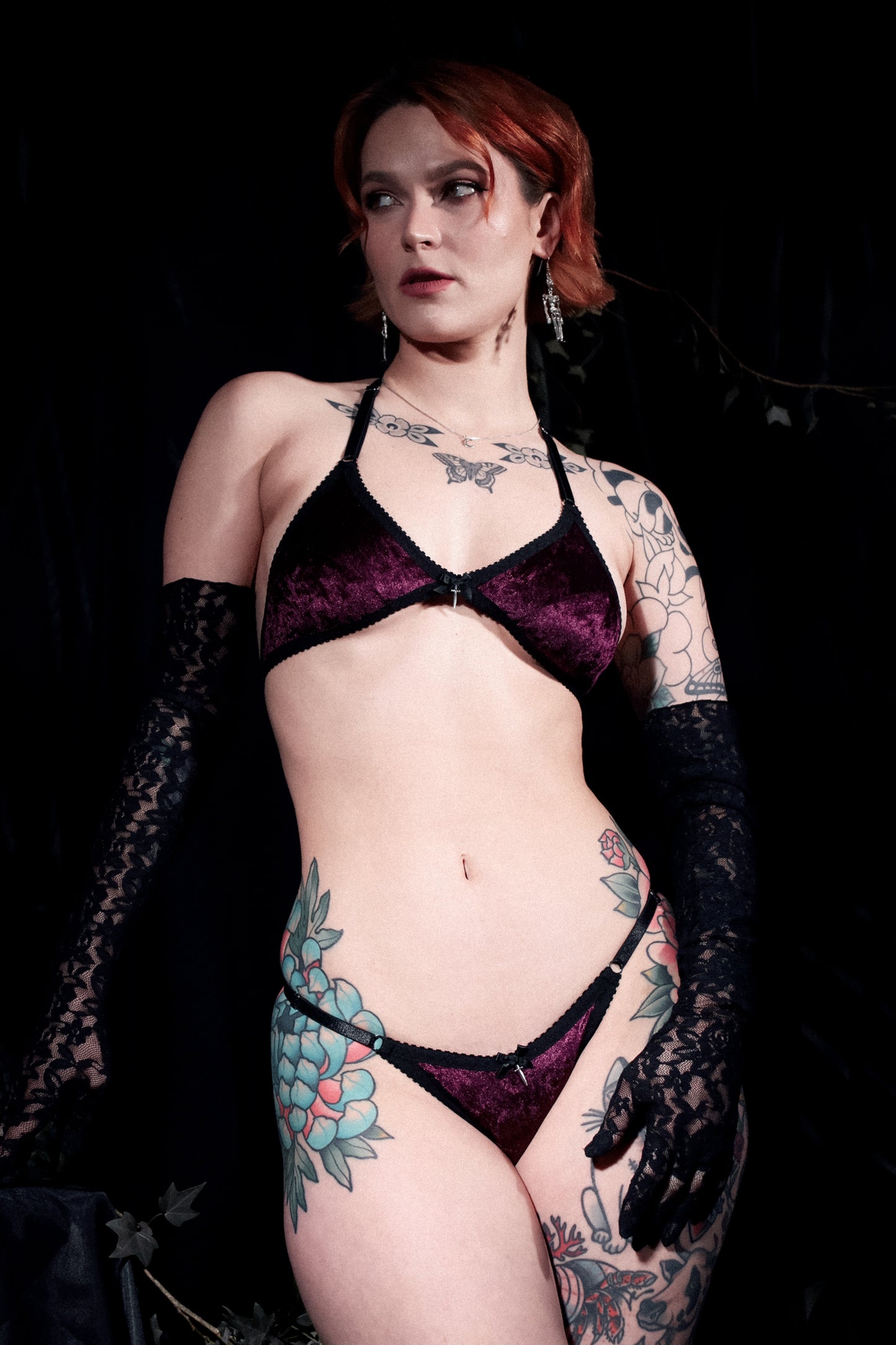 Etienne Thong Purple Velvet with Dagger