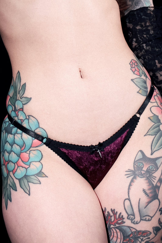 Etienne Thong Purple Velvet with Dagger