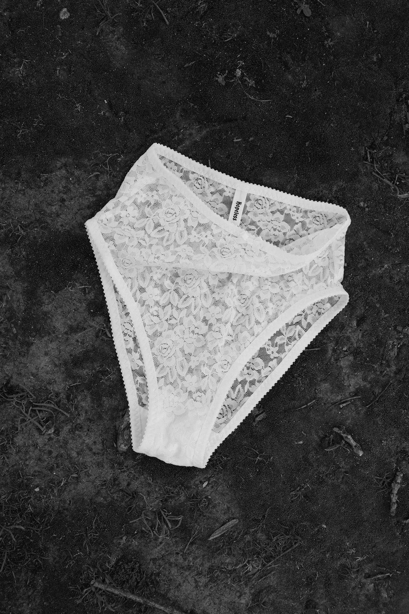 Daniella Knickers White Resurrection Lace