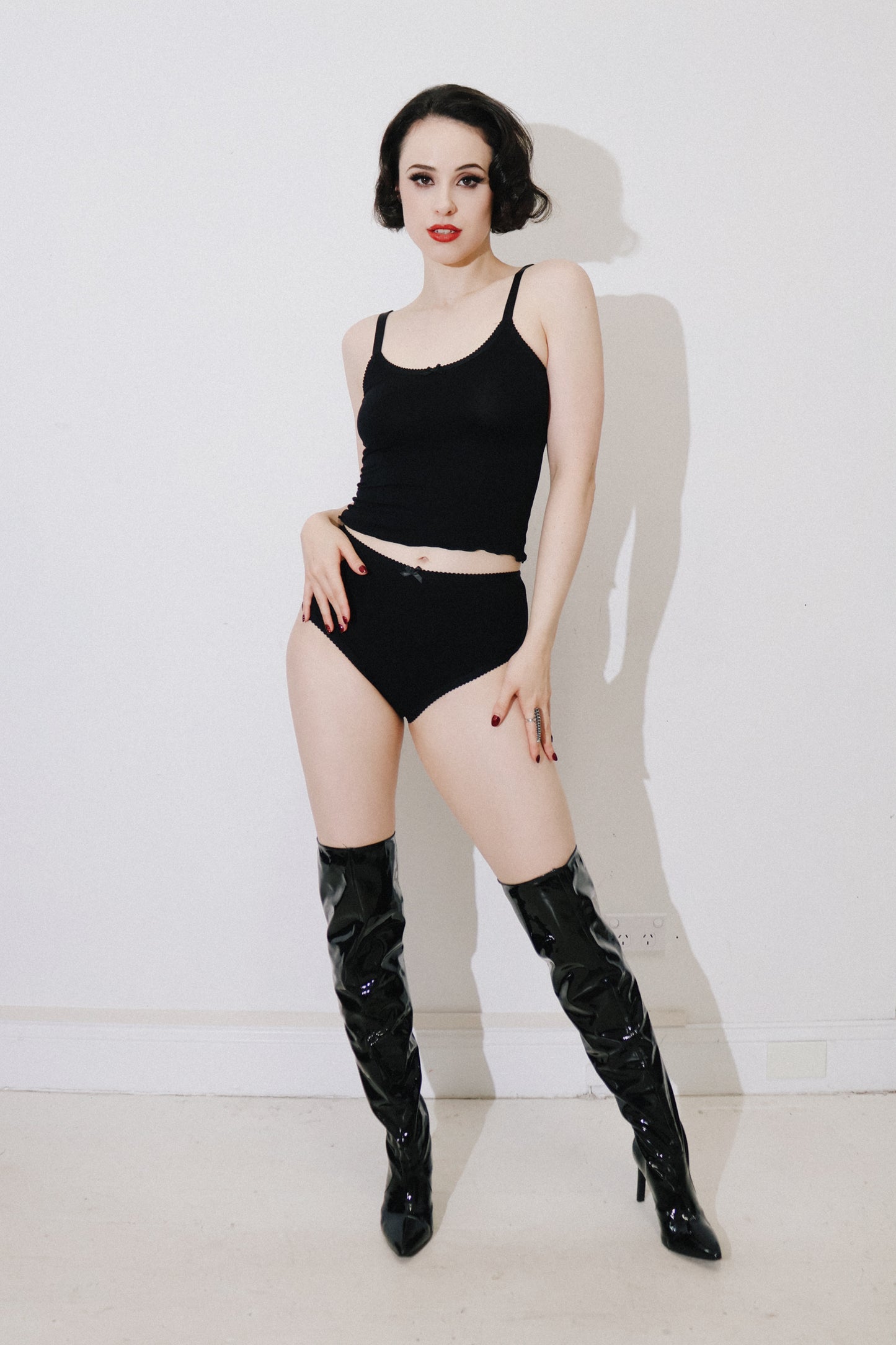 Kim Singlet Black Modal Jersey