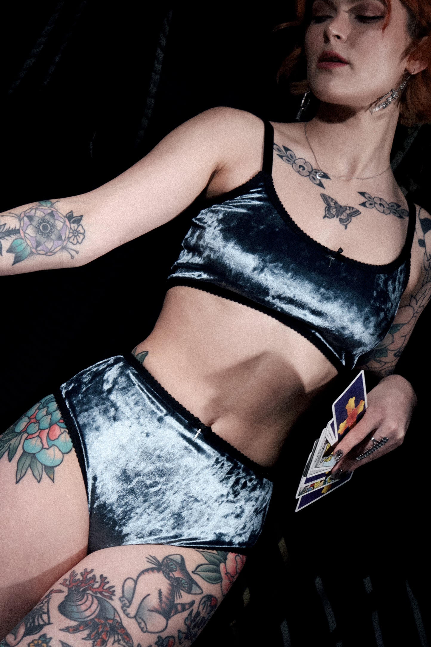 Daniella Knickers Blue Velvet with Dagger