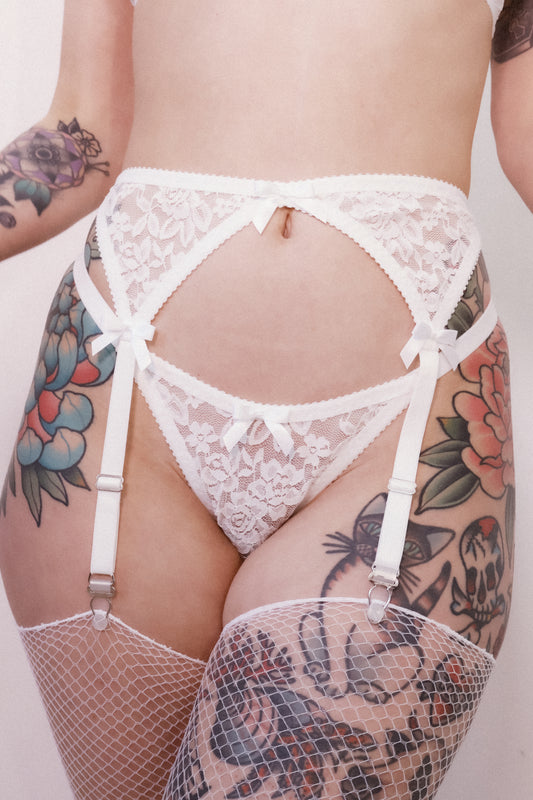 Shelly Suspender White Resurrection Lace